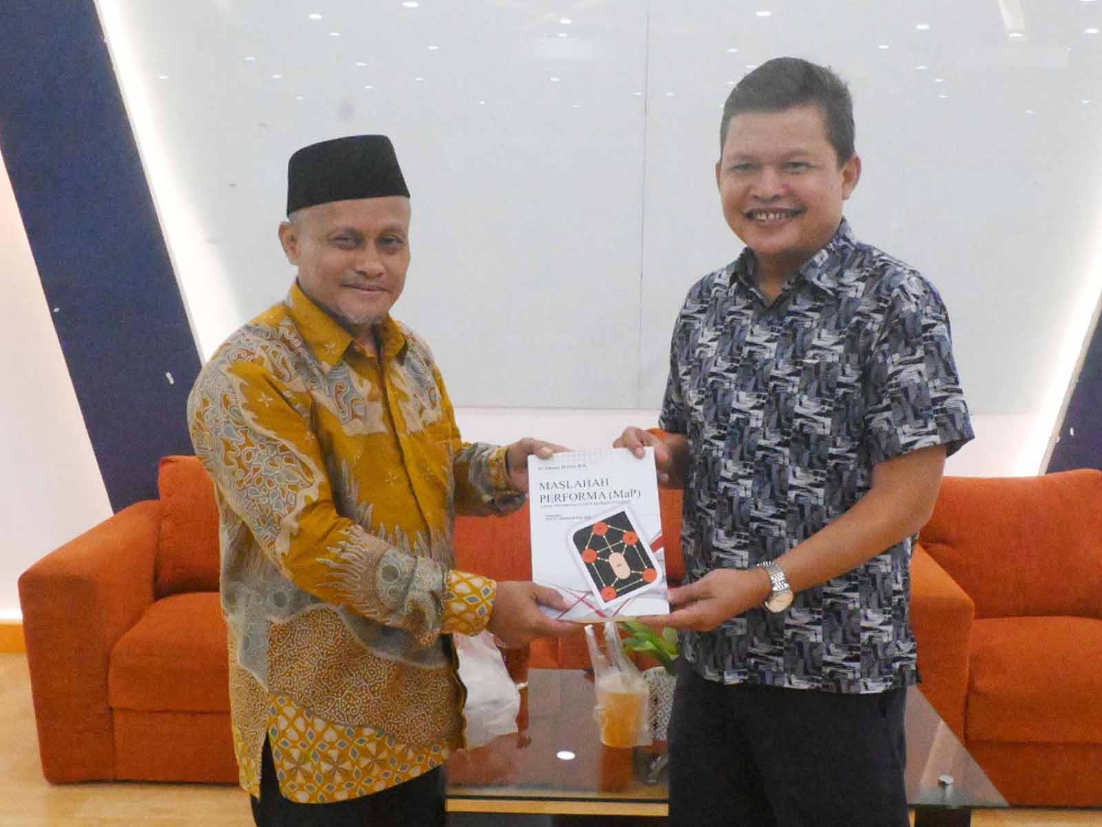 Direktur Engineering PT. Nike Indonesia Bahas Pentingnya Branding dan Keamanan Data Perusahaan kepada mahasiswa MBS