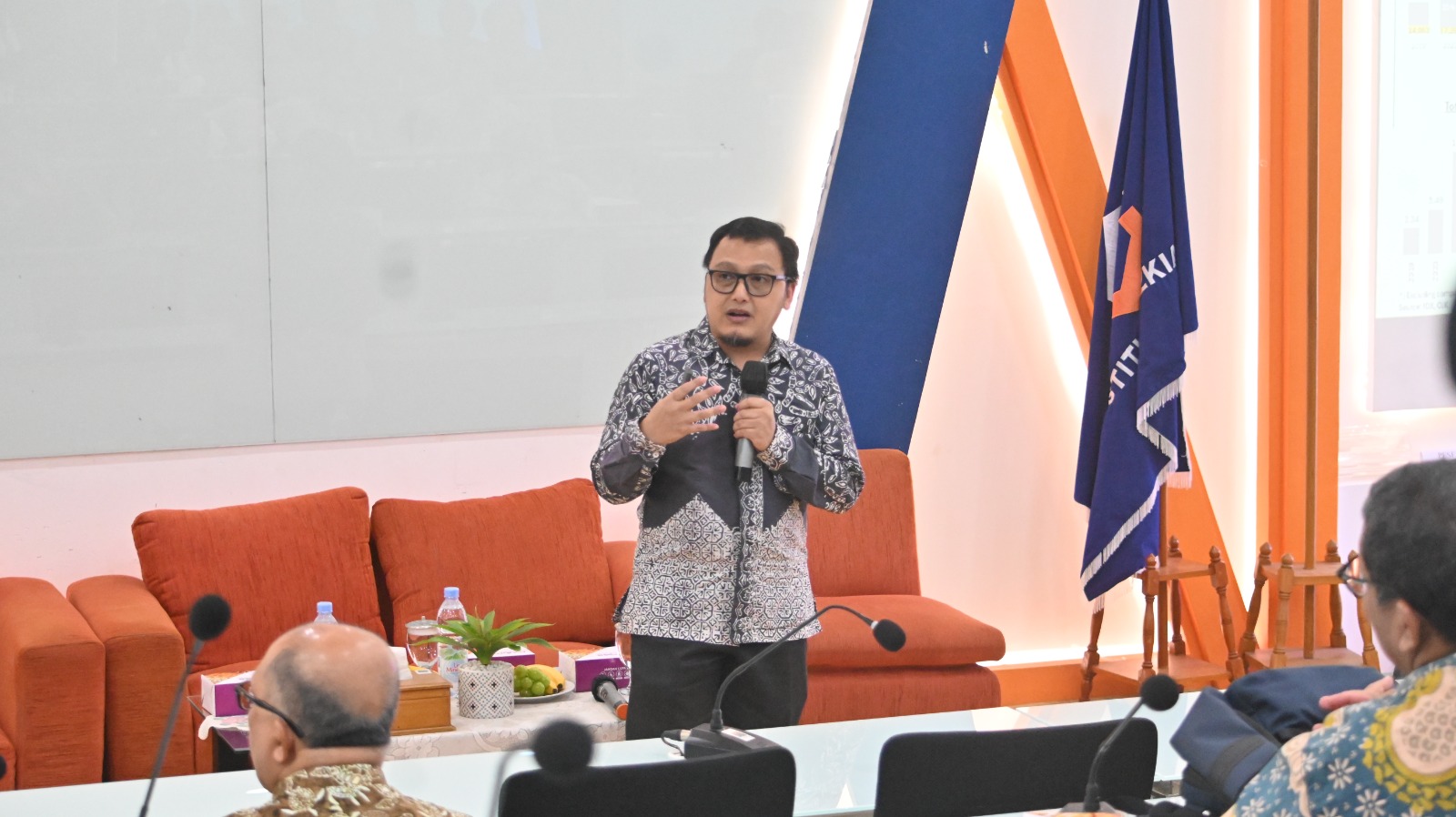 Reza Sadat IDX Universitas Tazkia