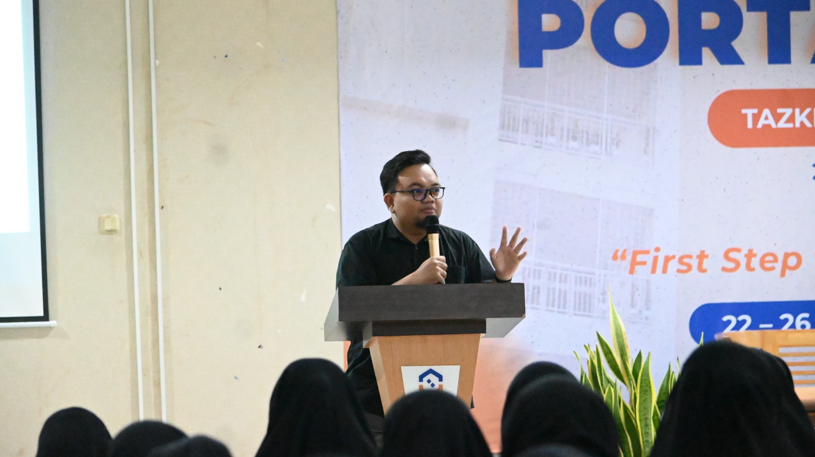Herdy Humas Tazkia