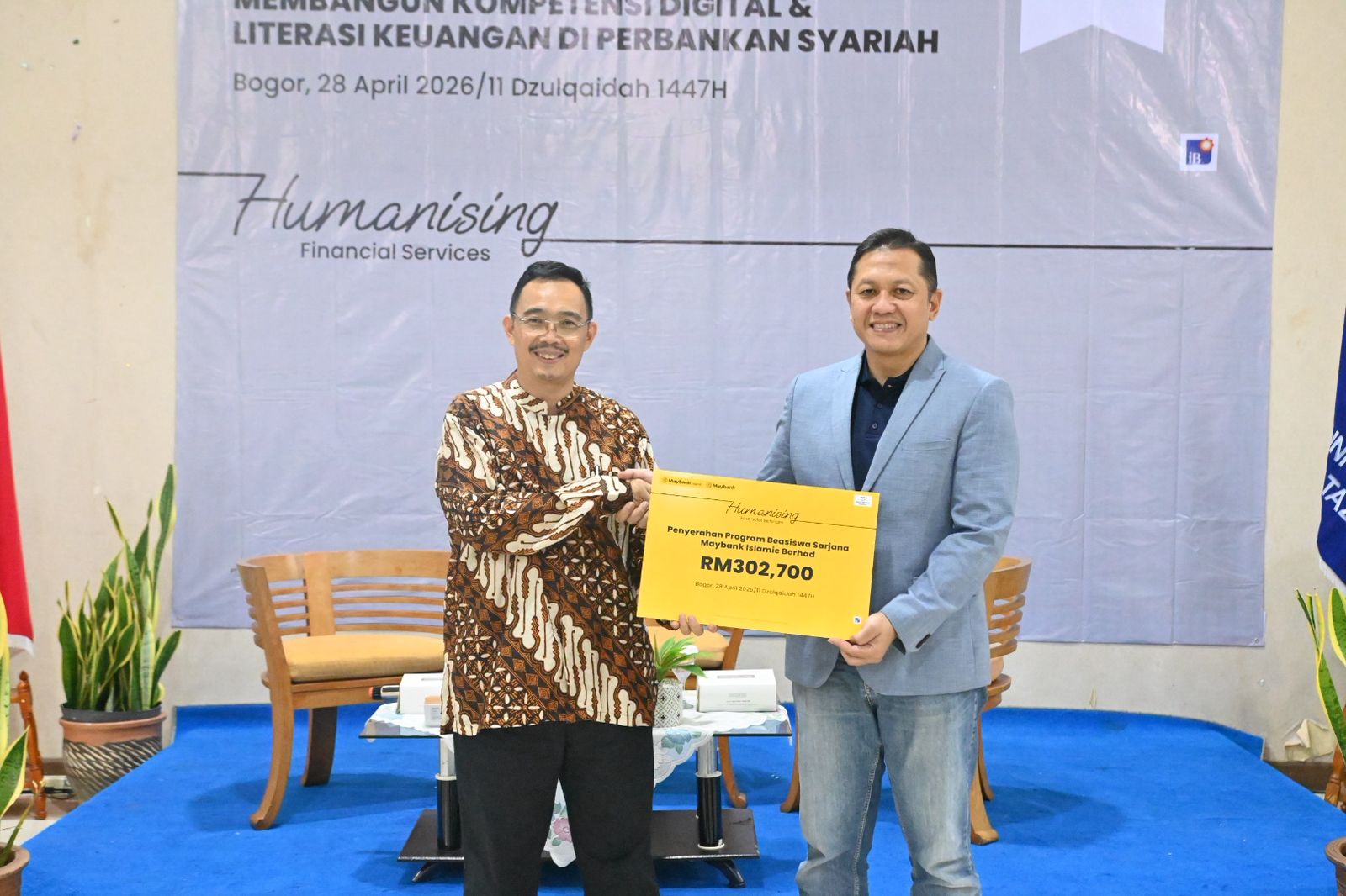 Foto Bersama Universitas Tazkia dan Maybank Syariah
