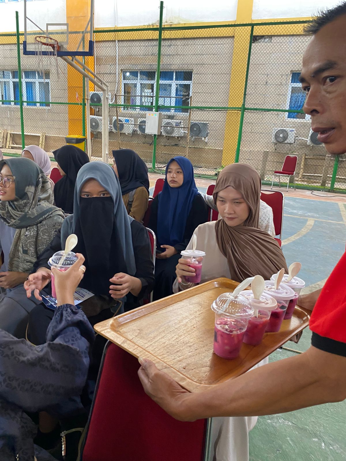 Pembagian Bantuan dari rumah zakat universitas tazkia