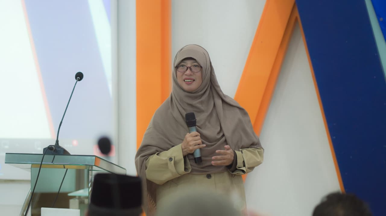 Prof Dr Murniati Mukhlisin The paradox of islamic finance universitas tazkia
