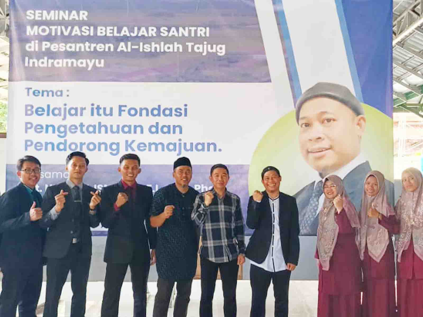 Sesi foto Bersama dengan Kampus Institut Tazkia
