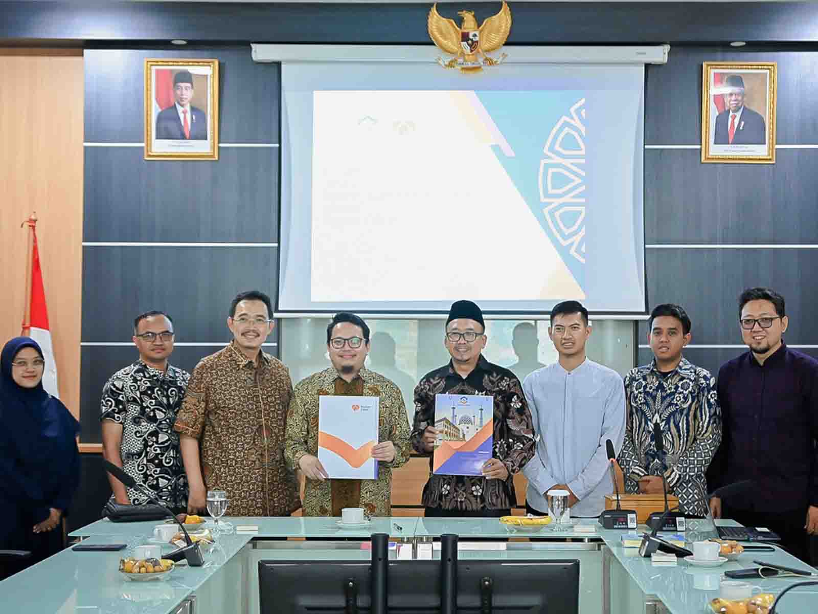 Foto Bersama IAI Tazkia dan Rumah Zakat