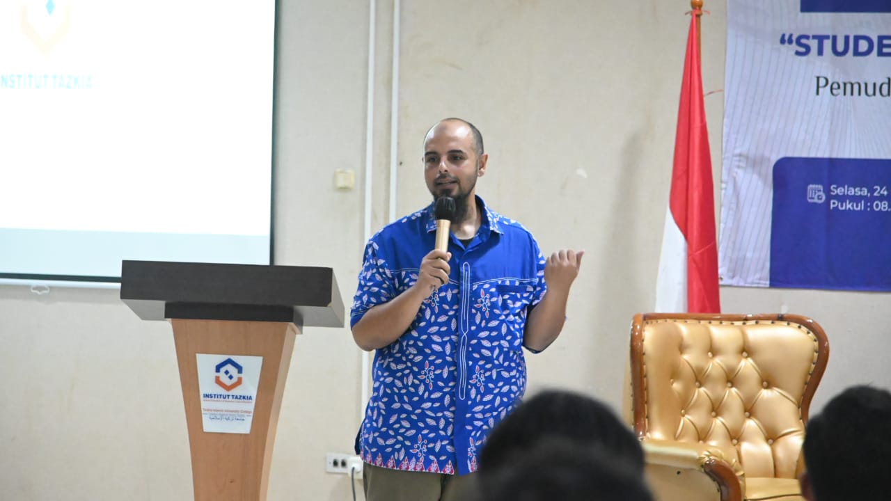 Yaser Taufik Syamlan Wakil Rektor 1 Tazkia di Closing SDS Tazkia
