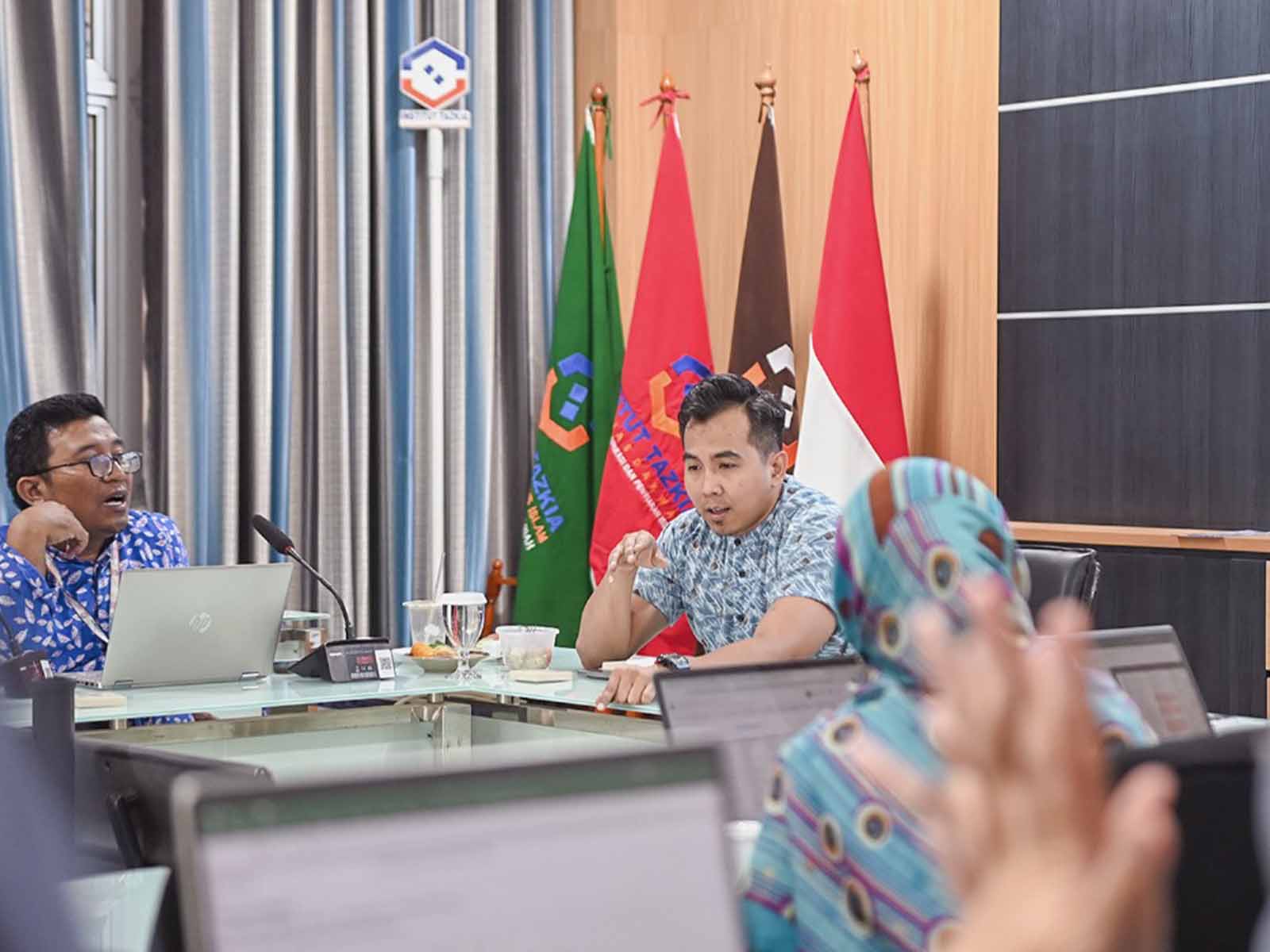 Rektor Institut Tazkia