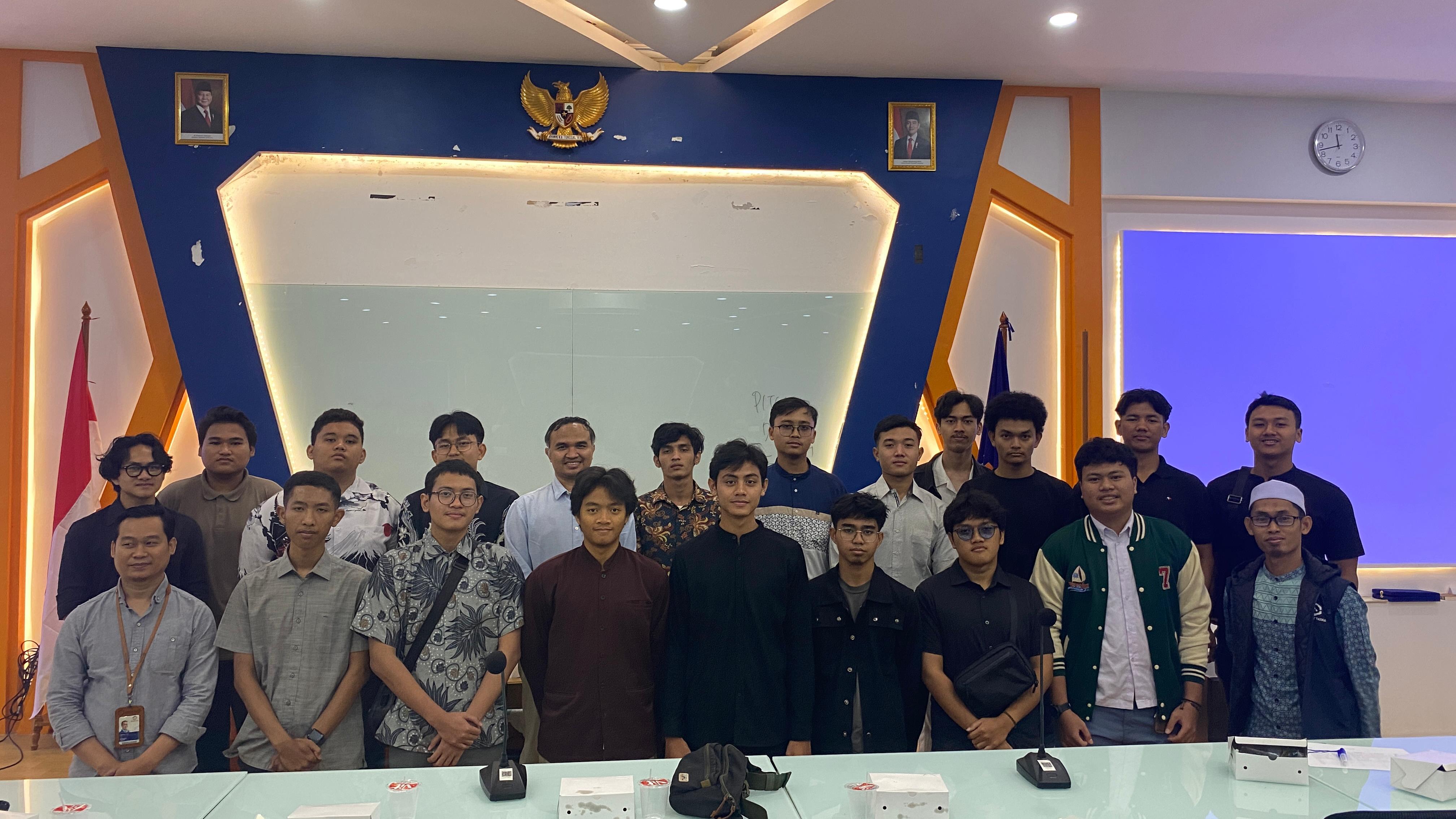 Foto bersama mahasiswa baru tazkia 2025