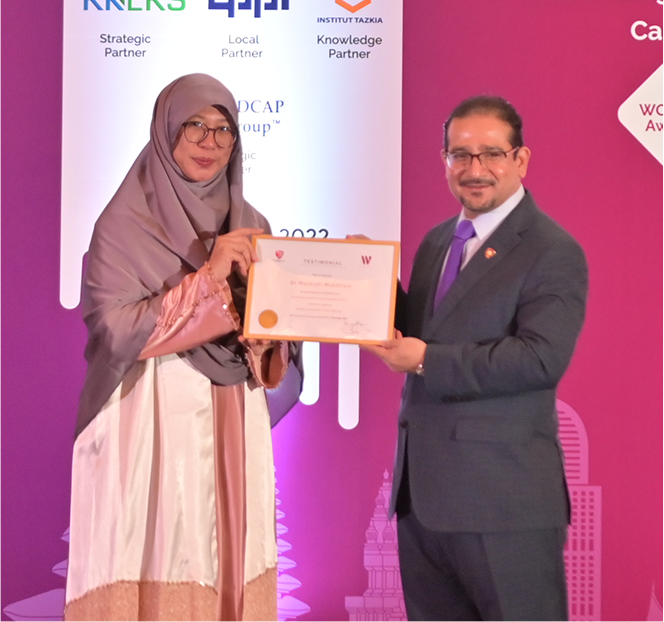 Rektor Institut Tazkia Raih Penghargaan WOMANi Awards 2022