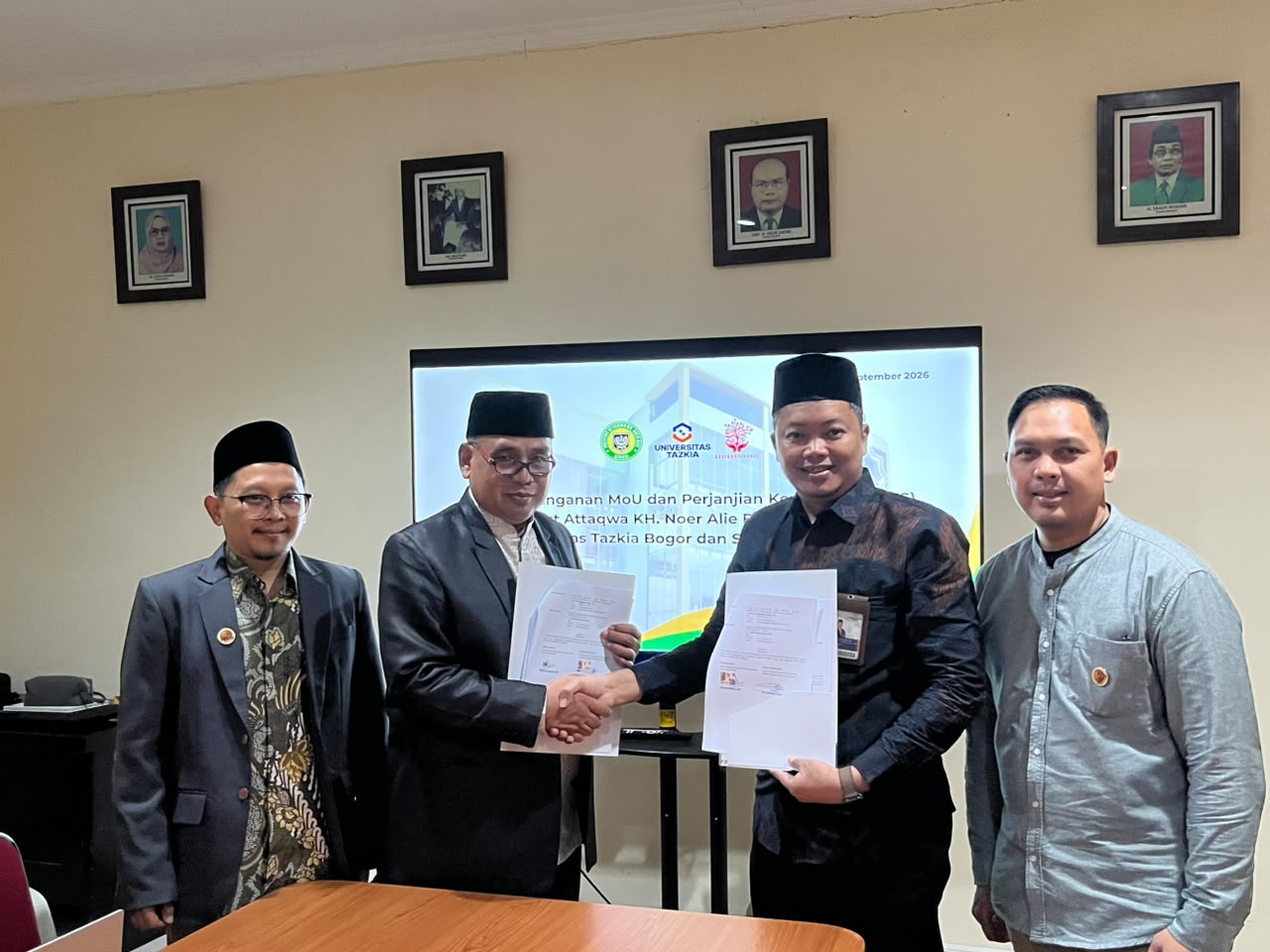 Perkuat Tridharma dan Mutu Akademik, FEBS Universitas Tazkia Resmi Jalin Kerja Sama Strategis dengan FEBI Institut Attaqwa